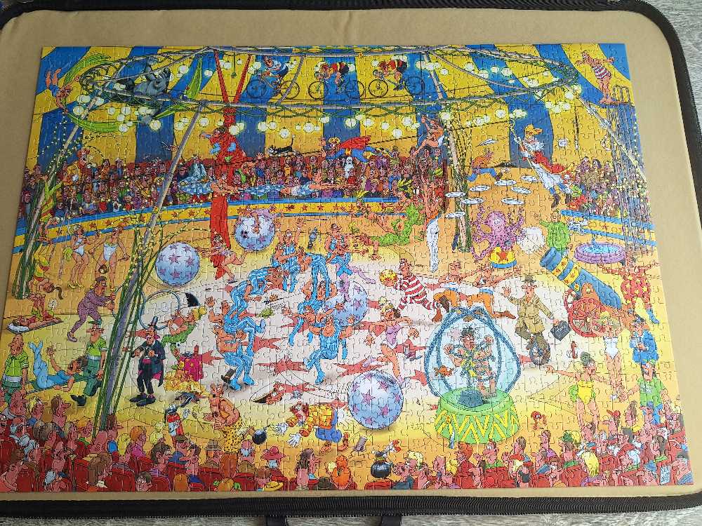Jan Van Haasteren: Acrobatic Circus - Jumbo puzzle collectible - Main Image 2