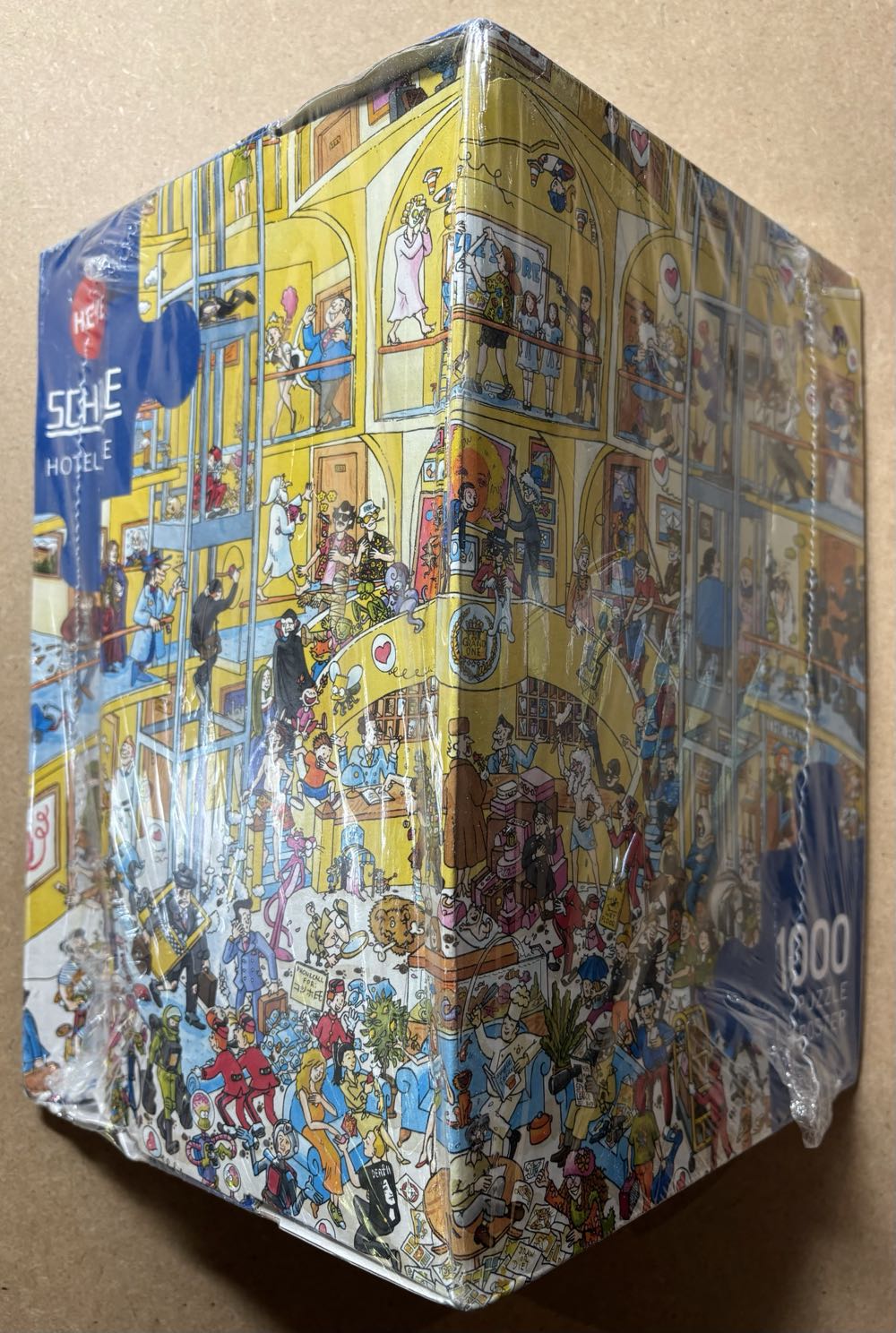 Heye - Hotel Life - HEYE puzzle collectible - Main Image 2