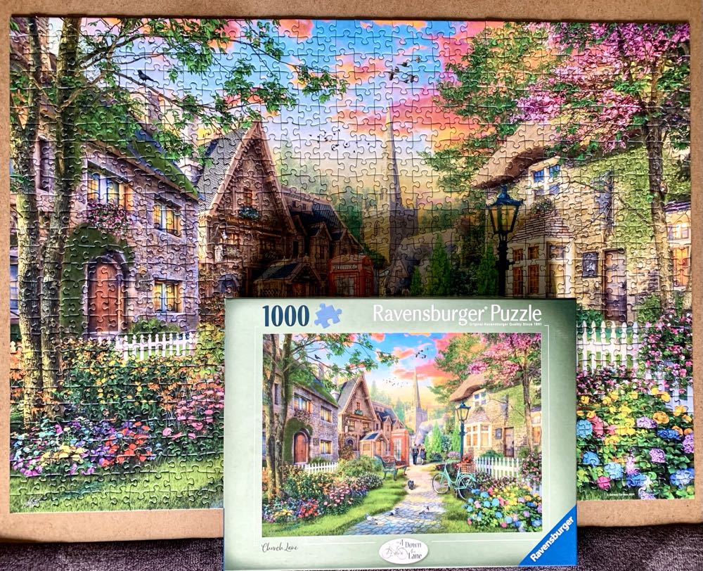 Church Lane BAC - Ravensburger puzzle collectible [Barcode 4005555011019] - Main Image 3
