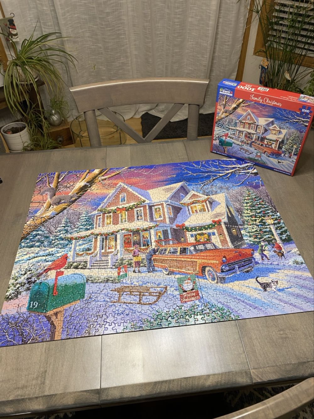 Family Christmas - White Mountain Puzzles puzzle collectible [Barcode 724819267996] - Main Image 3