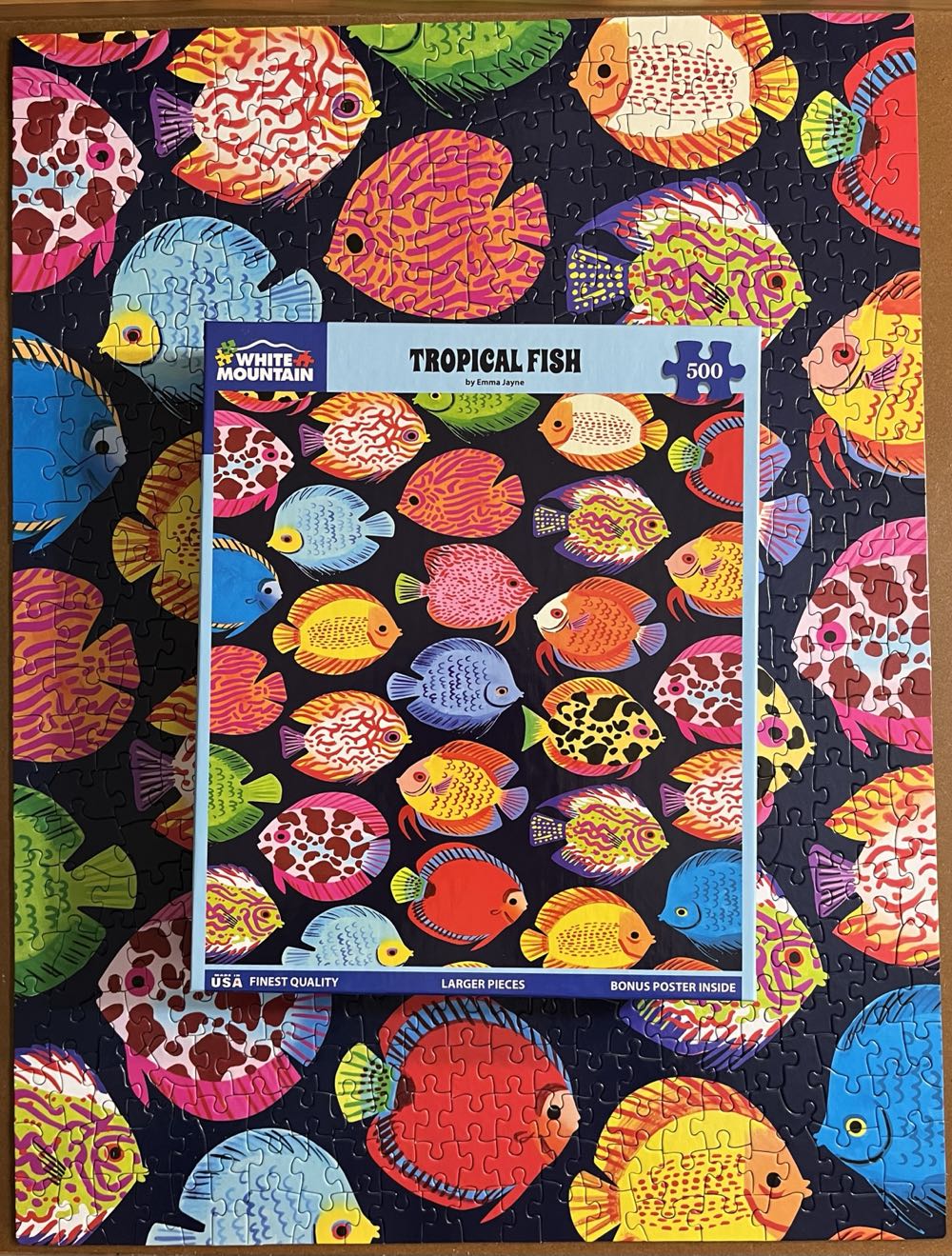 Tropical Fish VC  - White Mountain Puzzles puzzle collectible [Barcode 724819268313] - Main Image 3