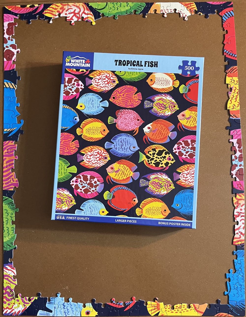 Tropical Fish VC  - White Mountain Puzzles puzzle collectible [Barcode 724819268313] - Main Image 4