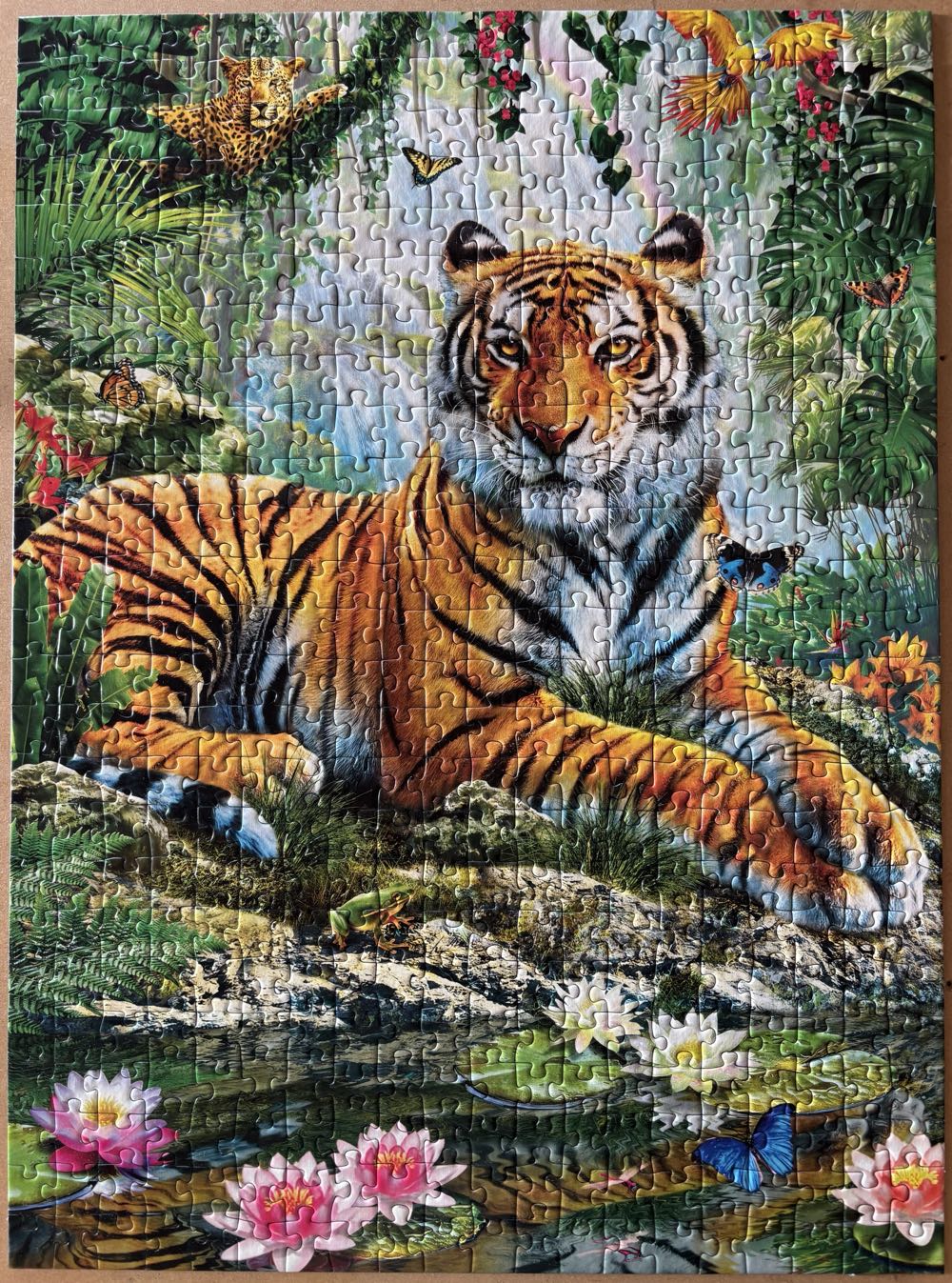 Tiger In The Forrest - Ravensburger puzzle collectible [Barcode 4005556147427] - Main Image 2
