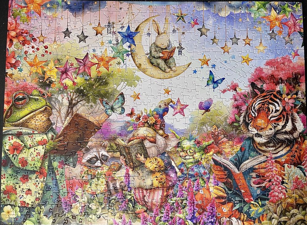 Starry Book Club - Crown point graphics puzzle collectible [Barcode 713755925213] - Main Image 3