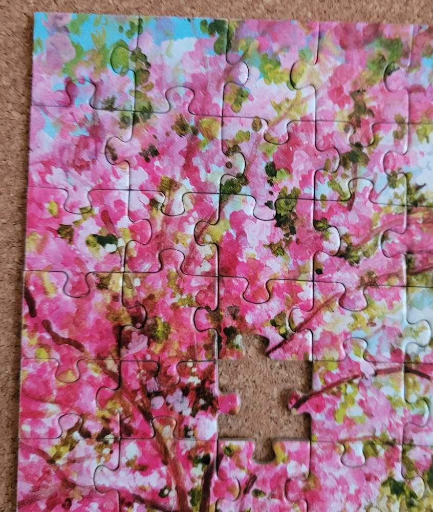 Our Family Picnic - Corner Piece puzzle collectible [Barcode 22913791] - Main Image 3