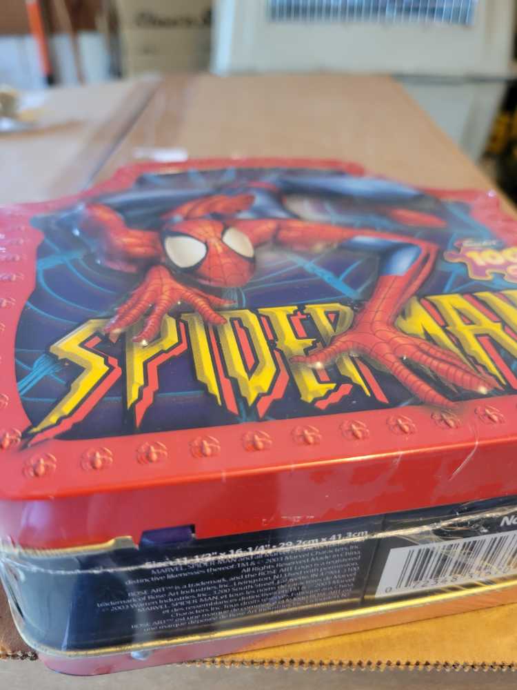 Spider-Man Puzzle In Embossed Metal Tin - Rose Art puzzle collectible [Barcode 072348316709] - Main Image 3