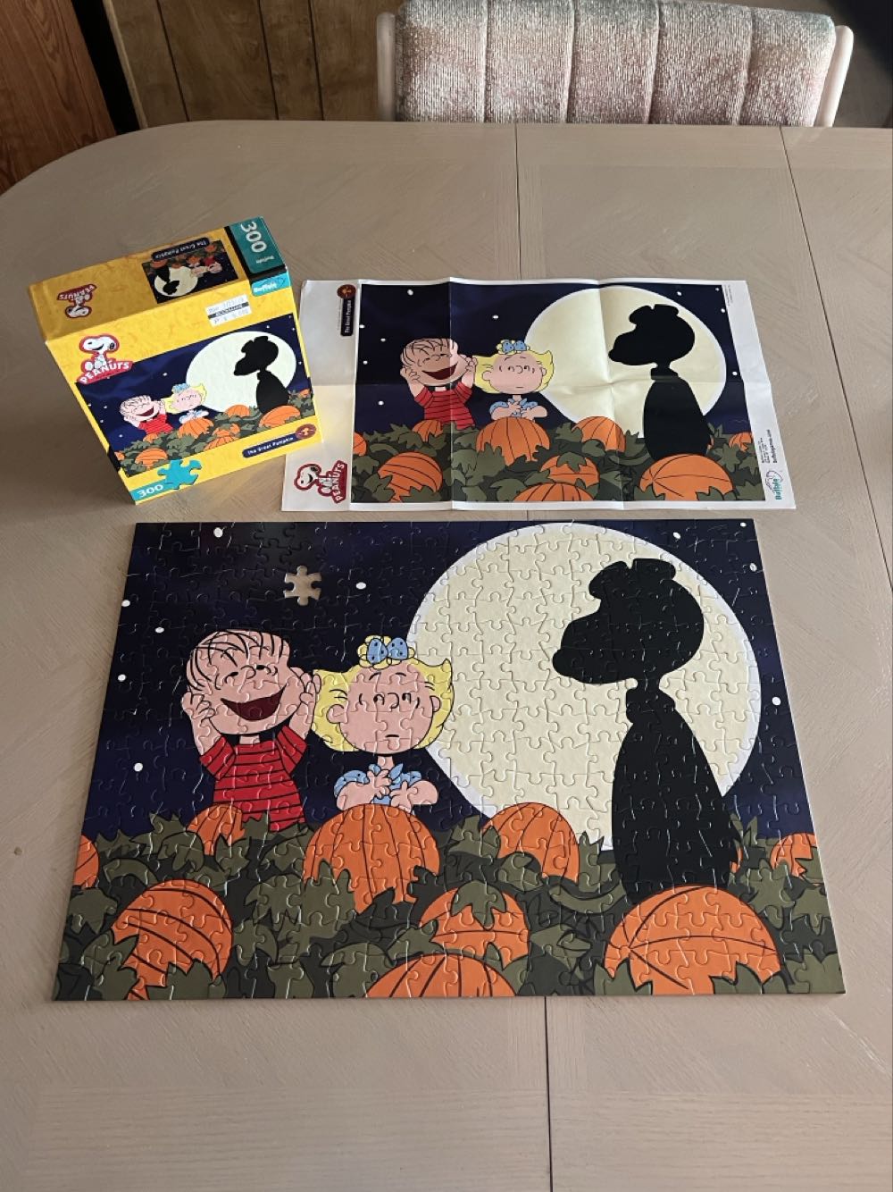 The Great Pumpkin - Buffalo puzzle collectible [Barcode 9780594287452] - Main Image 3