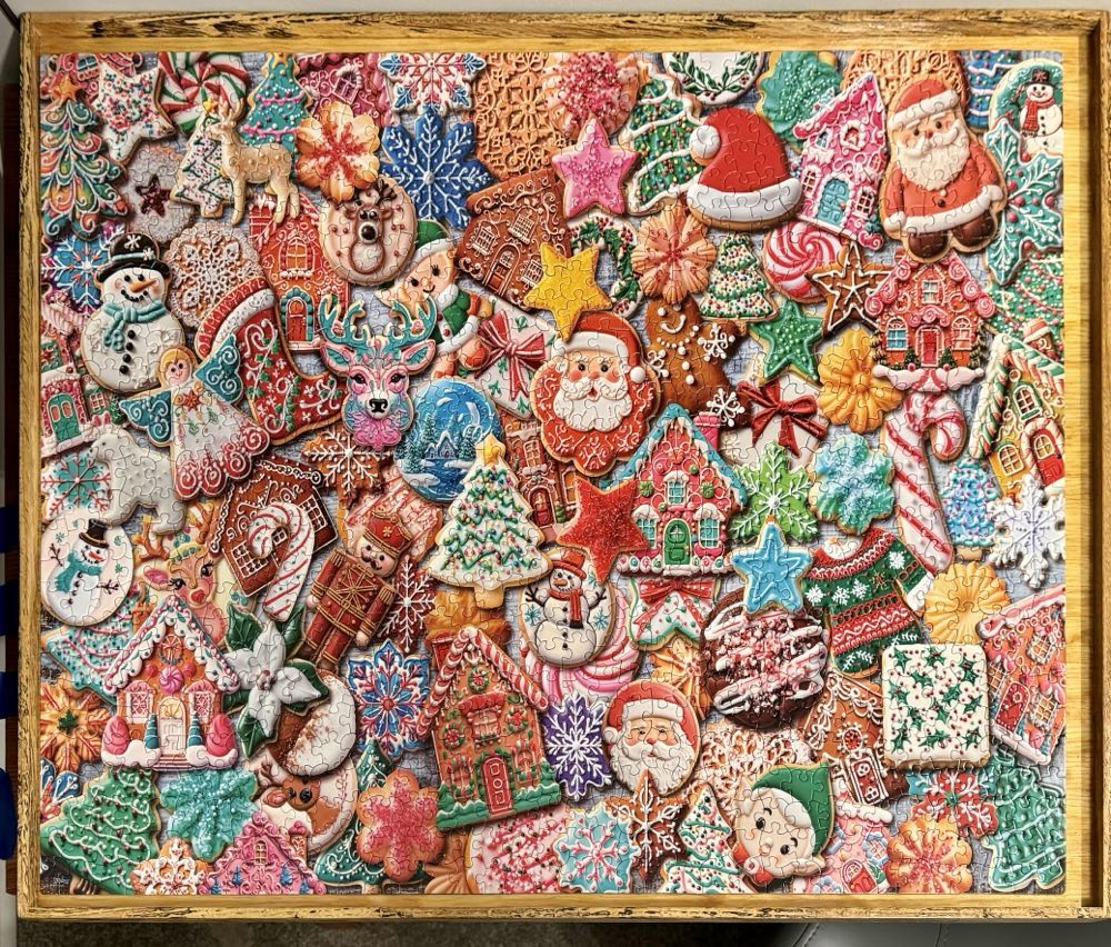 Christmas Cookies ✅🚪 - White Mountain puzzle collectible [Barcode 724819267828] - Main Image 2
