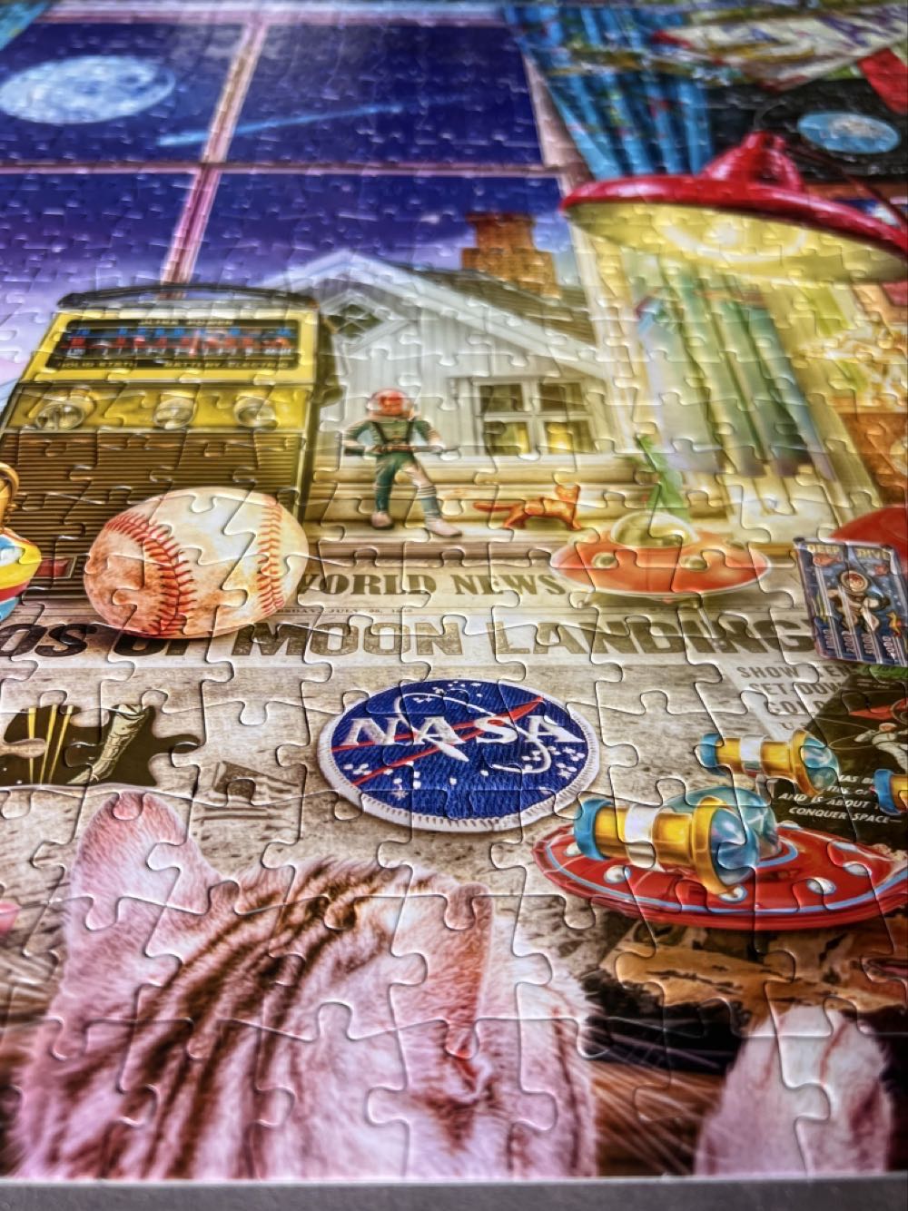 Aimee Stewart To the Moon - Buffalo puzzle collectible [Barcode 079346127016] - Main Image 4