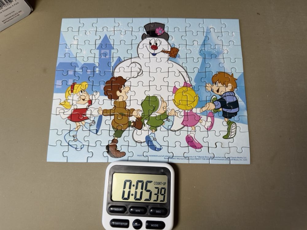 Frosty The Snowman 4 Pack - Master Pieces 🇺🇸 puzzle collectible [Barcode 705988123252] - Main Image 3
