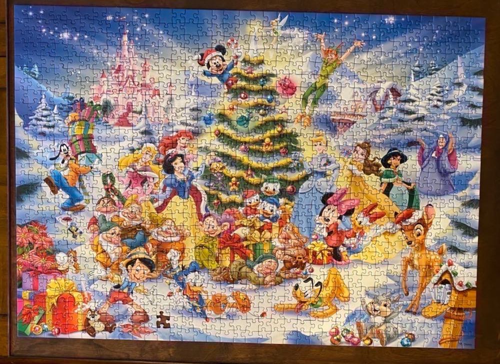 A Disney Christmas Denise  - Ravensburger puzzle collectible [Barcode 4005555006510] - Main Image 2