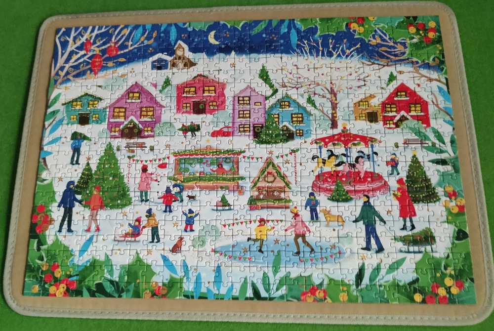 Winter Wonderland - Corner Piece puzzle collectible [Barcode 5052089369955] - Main Image 2