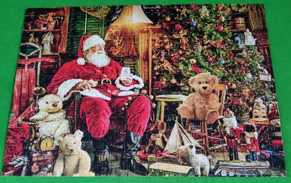 Santa By The Tree - Corner Piece puzzle collectible [Barcode 178701000053] - Main Image 2