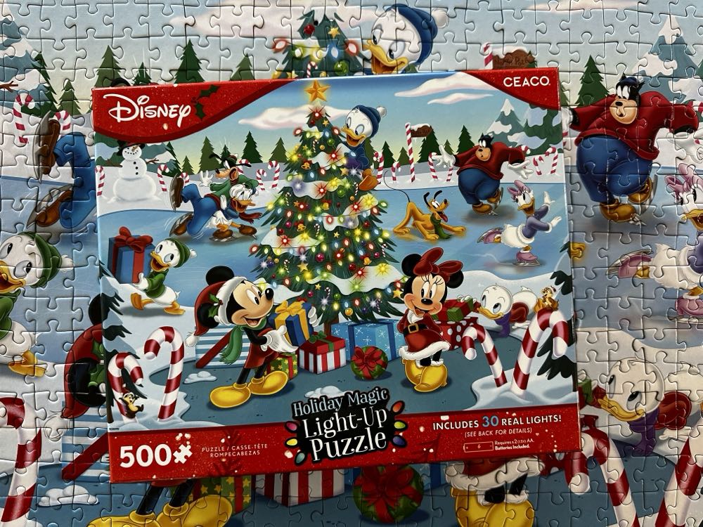 Holiday Magic  Light-up Puzzle - Ceaco puzzle collectible [Barcode 021081110662] - Main Image 2
