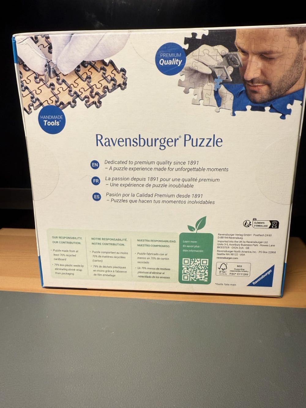 Pottery Studio Sanctuary - Work & Sell - Ravensburger puzzle collectible [Barcode 4005556808397] - Main Image 2