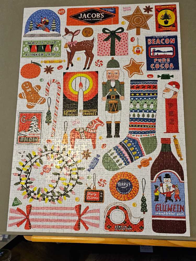 Christmas - Happily Puzzles puzzle collectible [Barcode 604565870315] - Main Image 2