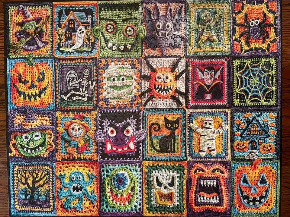 Halloween Crochet - White Mountain puzzle collectible [Barcode 724819268443] - Main Image 3