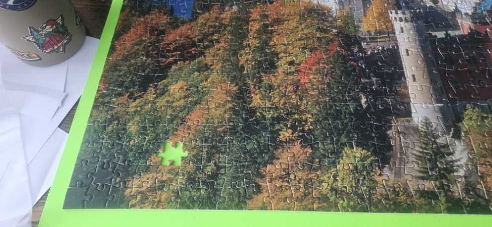 Castorland: View Of The Neuschwanstein Castle - Castorland puzzle collectible [Barcode 4900448053544] - Main Image 3