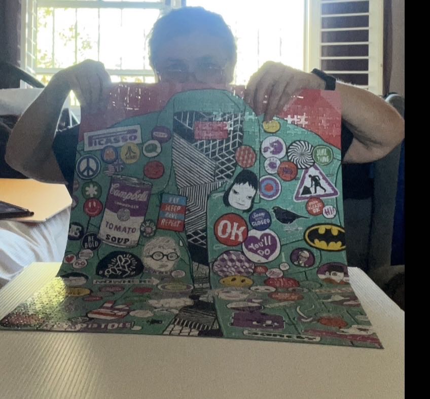 Pinned - Happily puzzle collectible [Barcode 604565803122] - Main Image 4