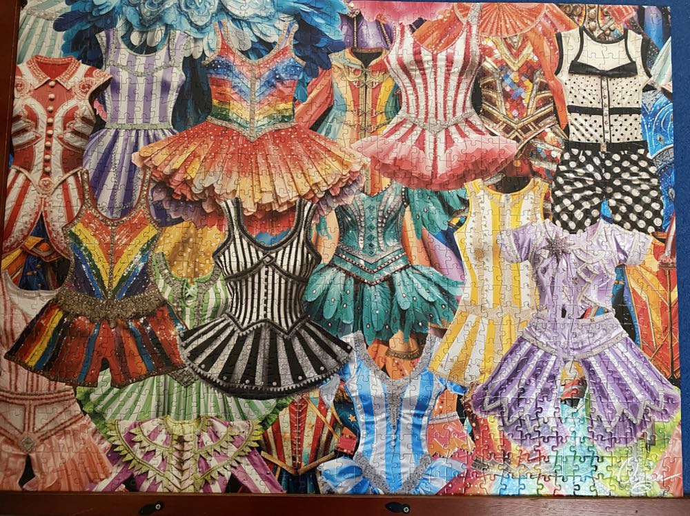 Carnival Costumes - Buffalo 🇺🇸 puzzle collectible [Barcode 079346127573] - Main Image 3