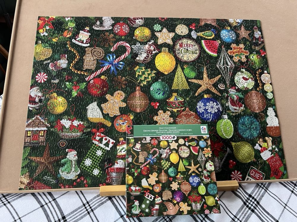 Christmas Ornament Collection - Ceaco puzzle collectible [Barcode 021081334082] - Main Image 3