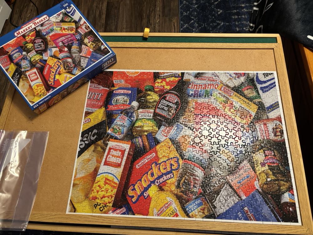 Market Basket - White Mountain puzzle collectible [Barcode 724819268559] - Main Image 2