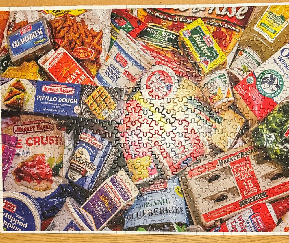Market Basket - White Mountain puzzle collectible [Barcode 724819268566] - Main Image 2