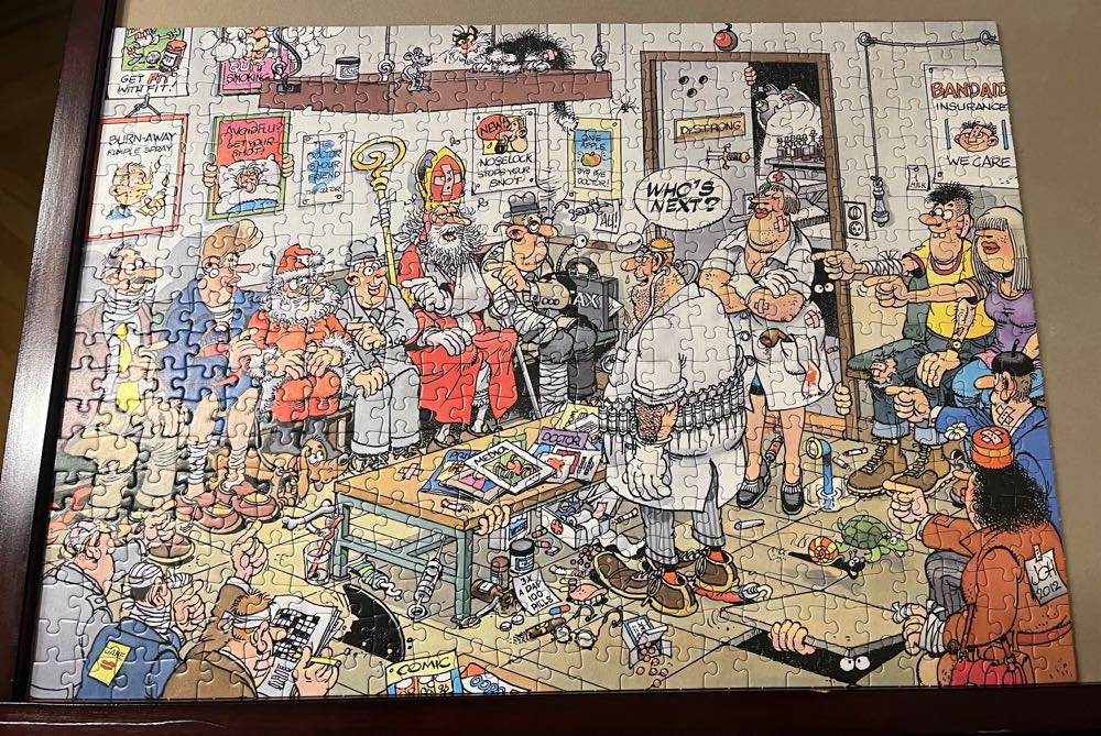 Who Is Next? - Jumbo puzzle collectible [Barcode 8710126003480] - Main Image 3