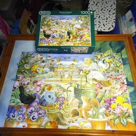 Winter Garden - Falcon de luxe puzzle collectible - Main Image 2