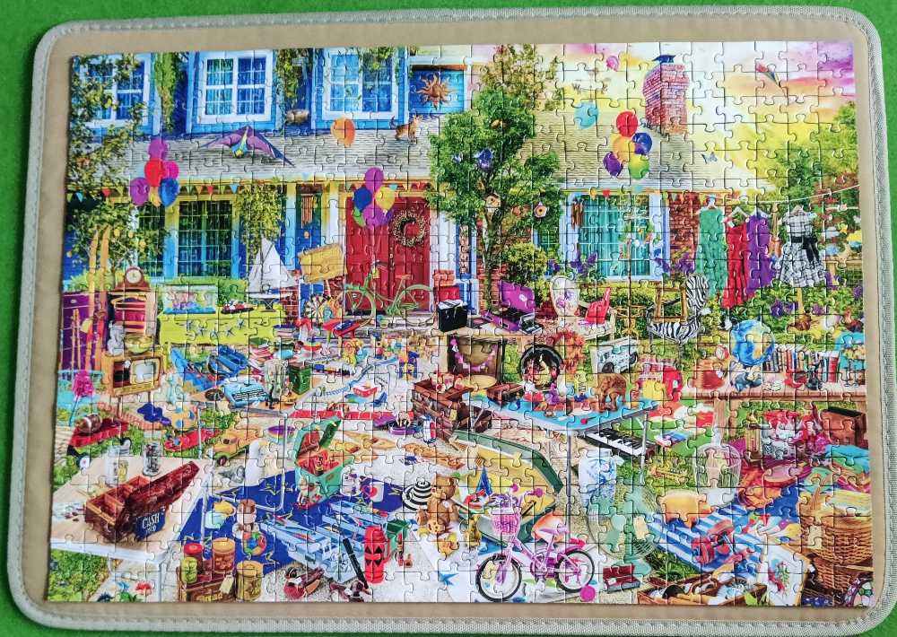 The Yard Sale - Corner Piece puzzle collectible [Barcode 5052089370210] - Main Image 2