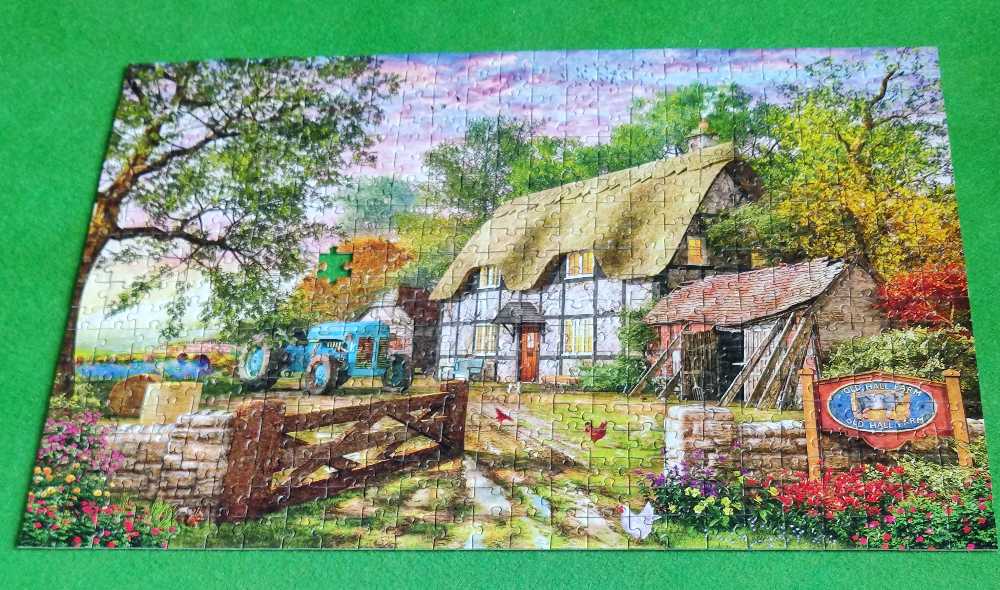 Farm House Cottage - Corner Piece puzzle collectible [Barcode 5052089369535] - Main Image 2
