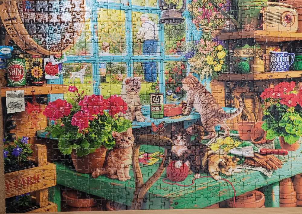 Potting Shed Cats - Corner Piece puzzle collectible [Barcode 5052089370197] - Main Image 2