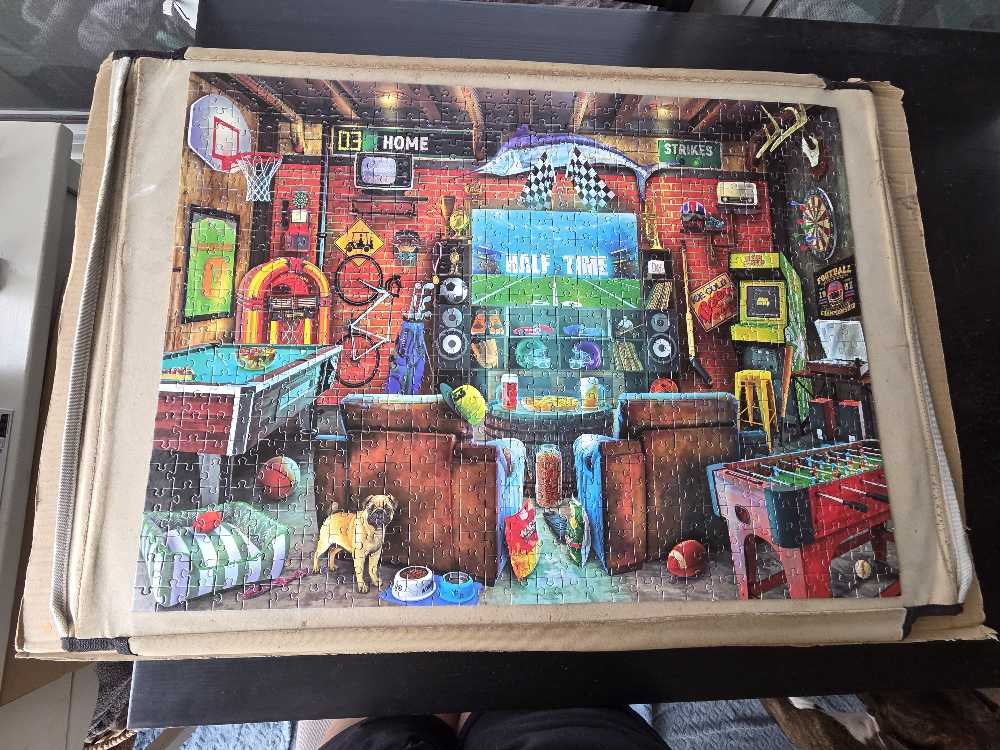 My Happy Place: Man Cave - Buffalo Lars Stewart puzzle collectible [Barcode 4895145450614] - Main Image 2