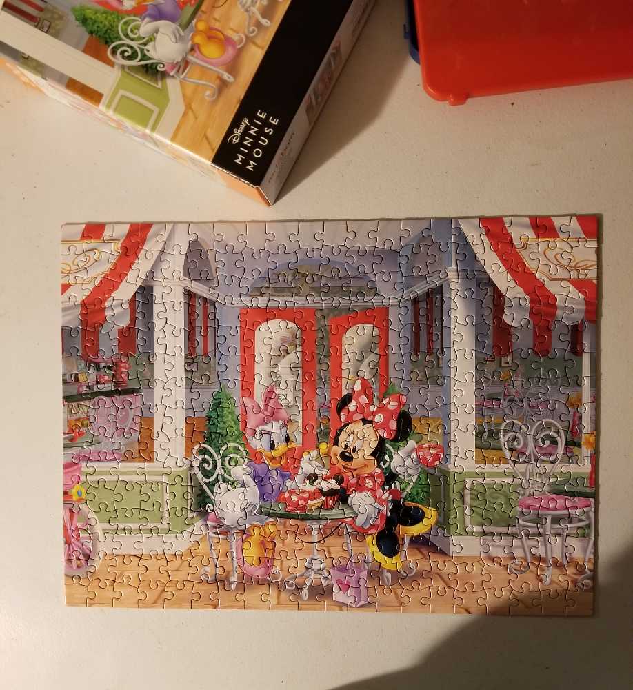 Disney: Minnie Mouse - Ceaco puzzle collectible [Barcode 021081520270] - Main Image 2