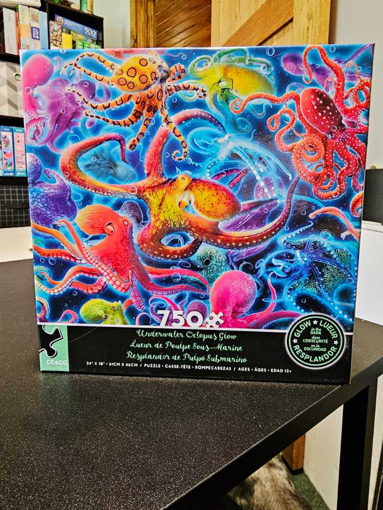 Underwater Octopus Glow - Ceaco puzzle collectible [Barcode 021081110464] - Main Image 2