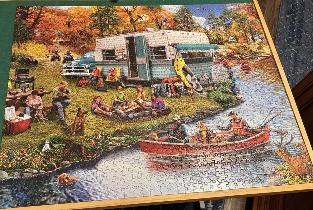 Happy Camping - White Mountain puzzle collectible [Barcode 724819268504] - Main Image 3