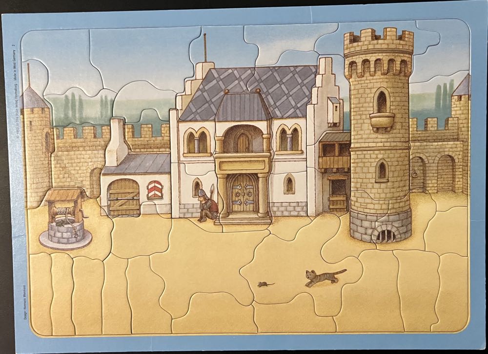 The Castle - Ravensburger puzzle collectible [Barcode 4005556069125] - Main Image 4