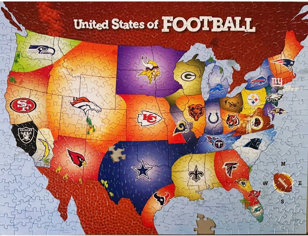 0277 Masterpieces: United States Of Football - MasterPieces puzzle collectible [Barcode 705988115899] - Main Image 2