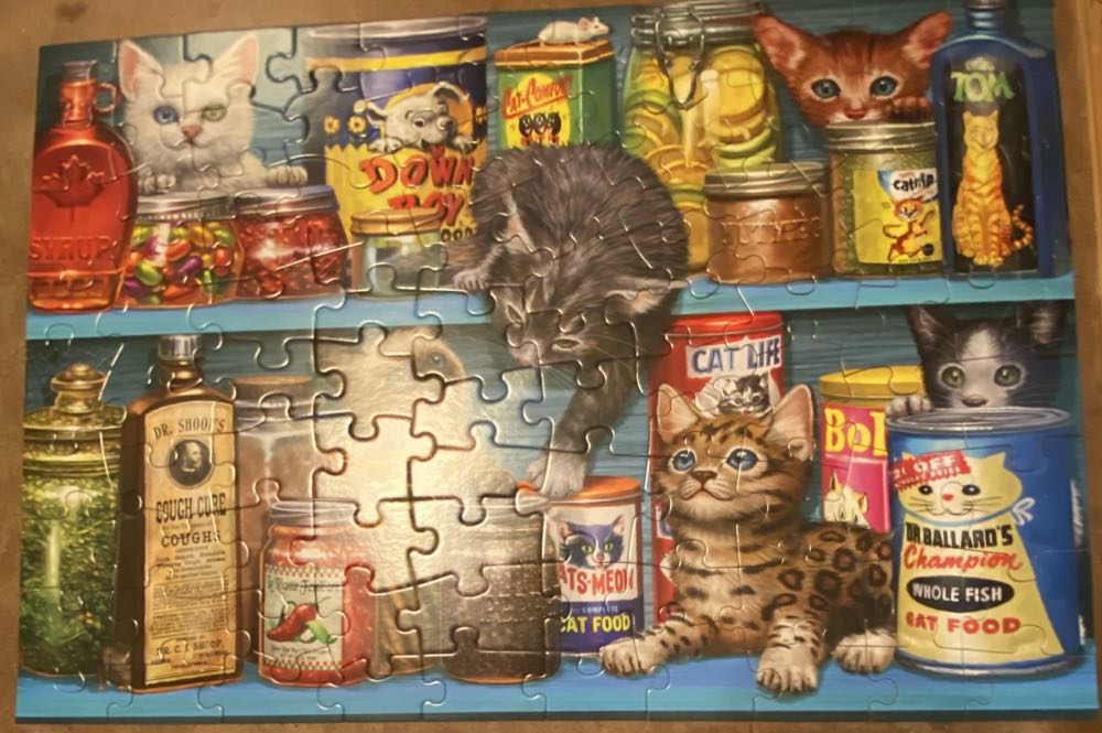 Cupboard Kittens - Vermont Christmas Company 🇺🇸 puzzle collectible [Barcode 819273024657] - Main Image 3