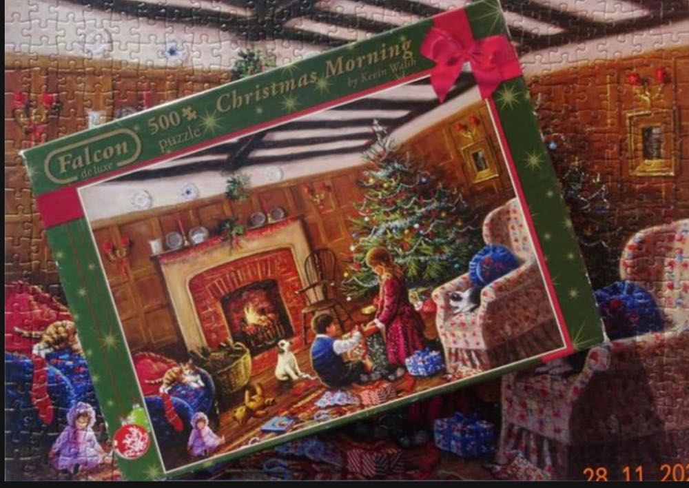 Christmas Morning - Falcon de luxe puzzle collectible [Barcode 8710126109960] - Main Image 4