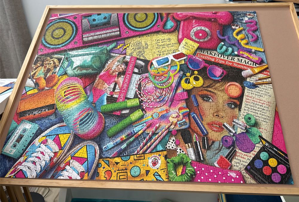 80’s Girl - White Mountain puzzle collectible - Main Image 2