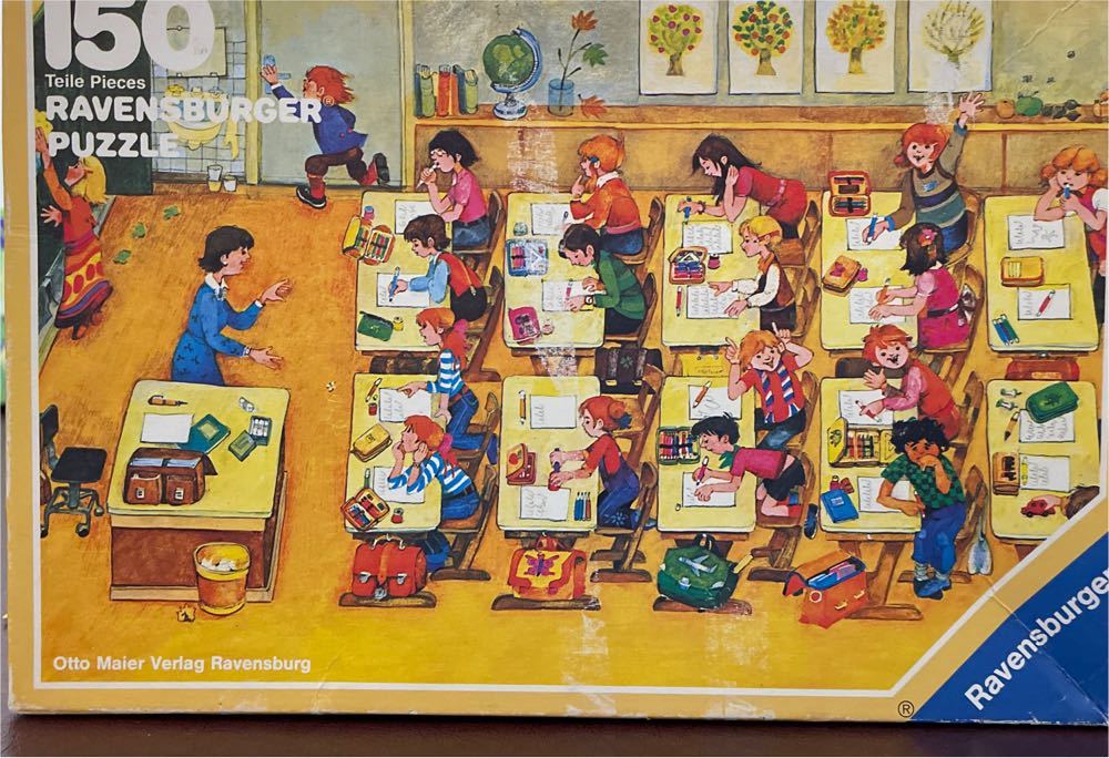 In The Classroom - Ravensburger puzzle collectible [Barcode 4005556116133] - Main Image 2
