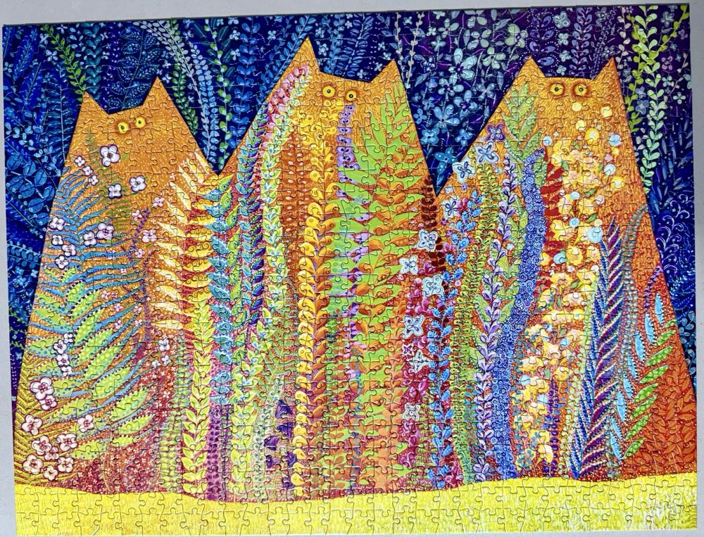 Three Cats In The Garden - Buffalo Games puzzle collectible [Barcode 079346178025] - Main Image 3