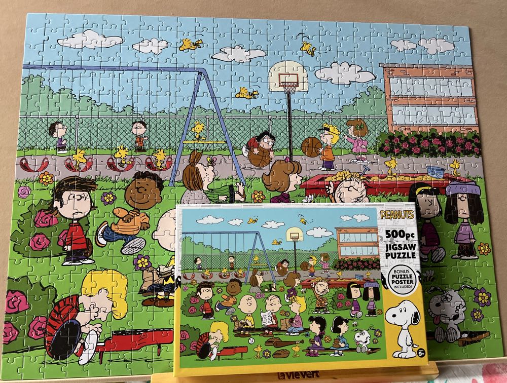 Peanuts Playground Gang - RoseArt puzzle collectible [Barcode 4895145425636] - Main Image 3