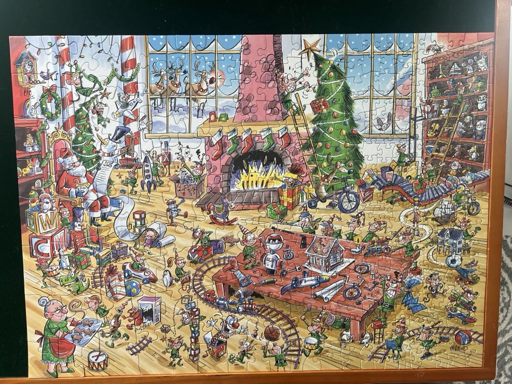 Elves at work - Cobble Hill puzzle collectible - Main Image 2