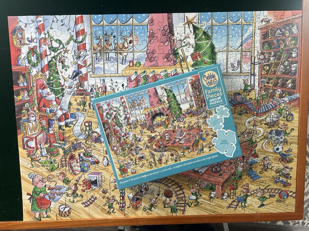 Elves at work - Cobble Hill puzzle collectible - Main Image 3