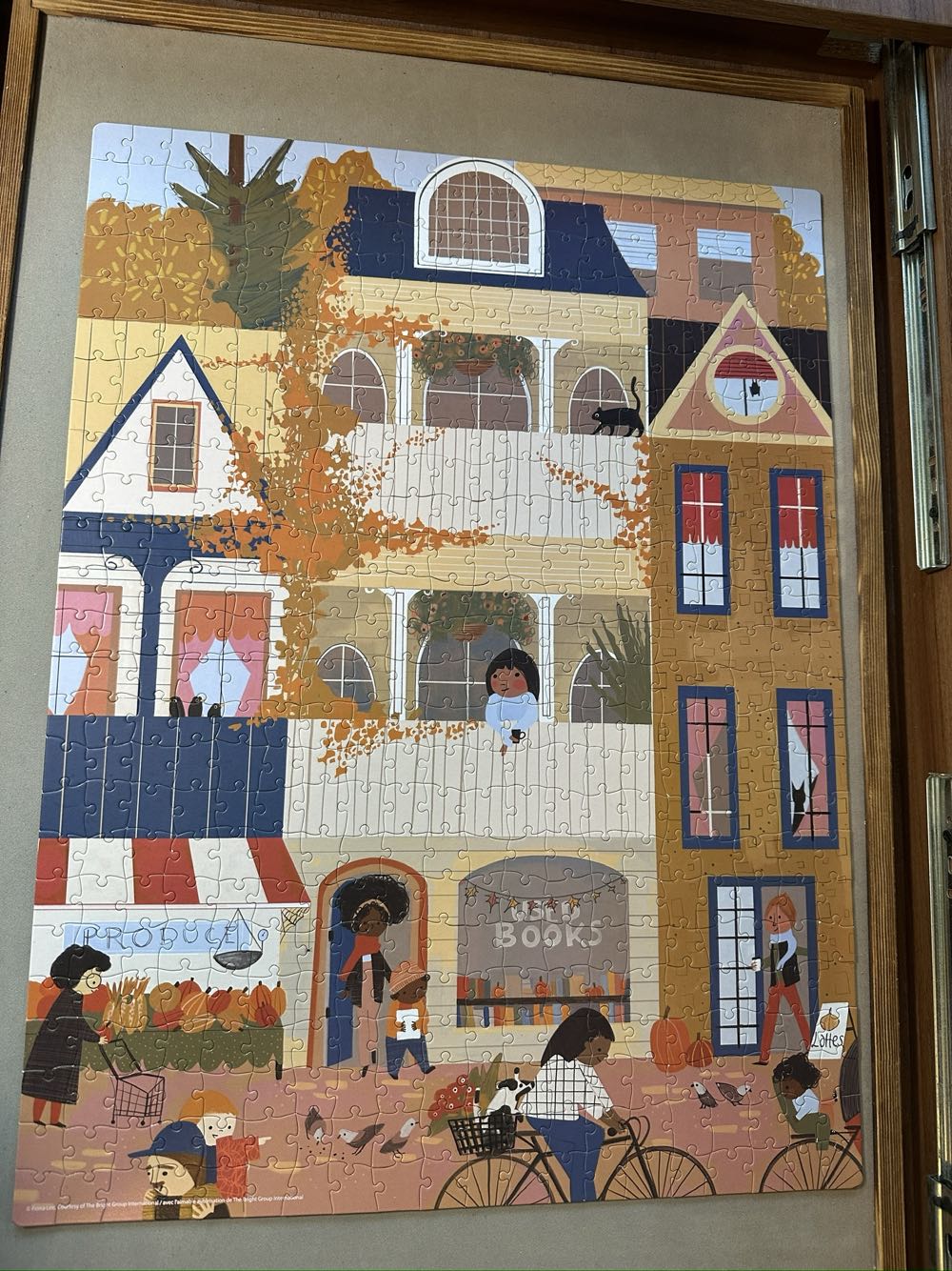 Weekday In Town - Spin Master puzzle collectible [Barcode 778988438695] - Main Image 2