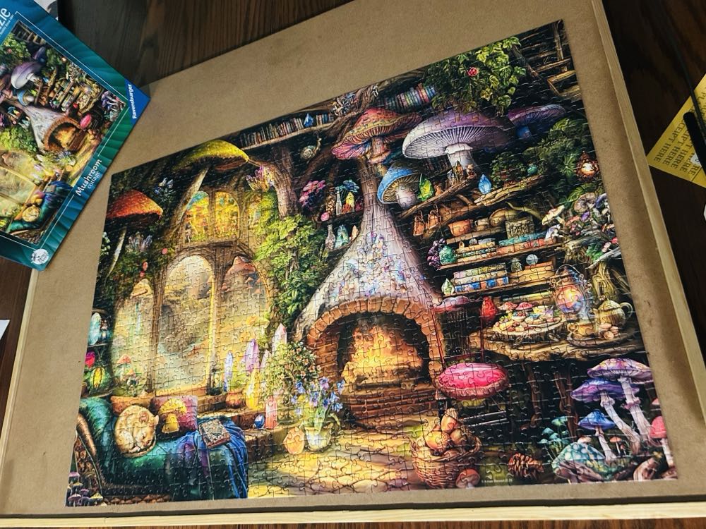Mushroom Cottage ✅📸 - Ravensburger puzzle collectible [Barcode 4005555015253] - Main Image 4