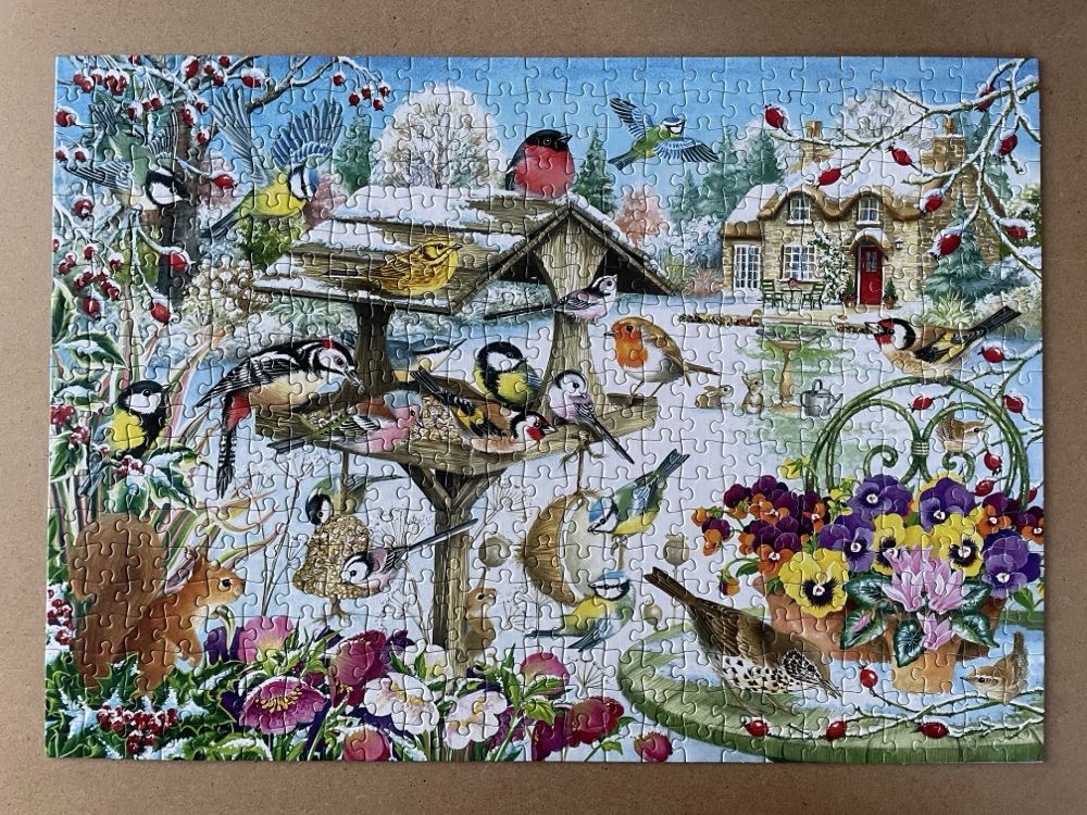 Winter Garden Birds - Falcon puzzle collectible [Barcode 8710126111833] - Main Image 3