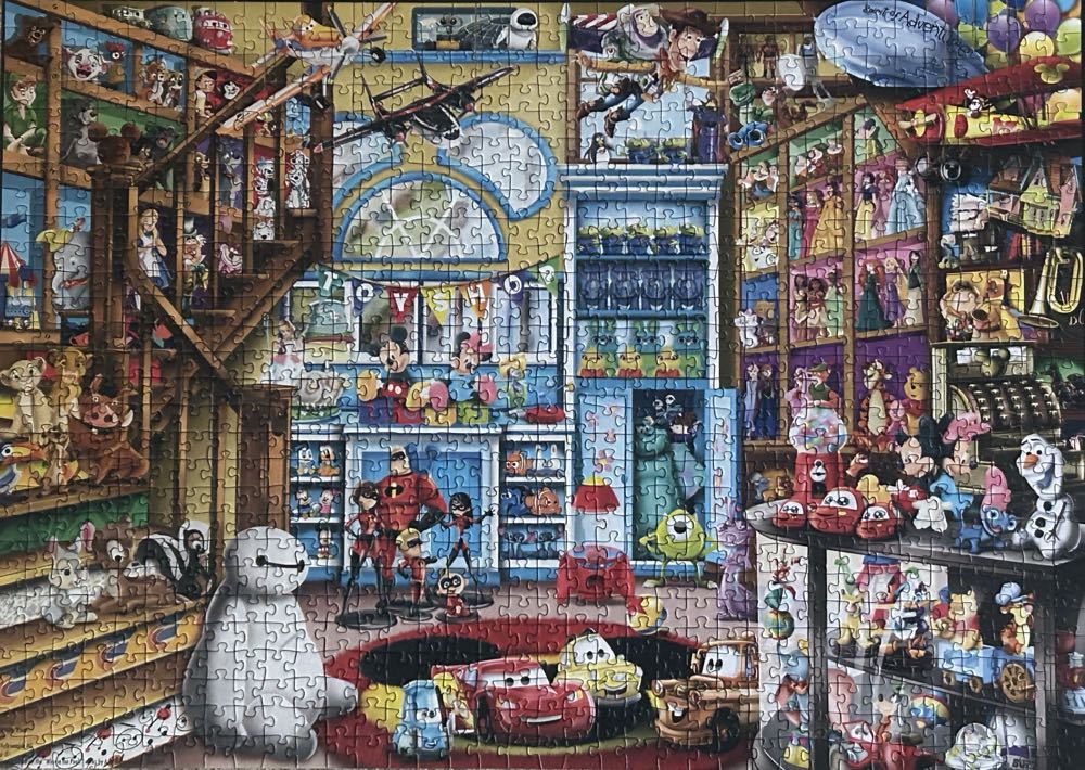 0168 Ravensburger: Disney & Pixar Toy Store - Ravensburger puzzle collectible - Main Image 2